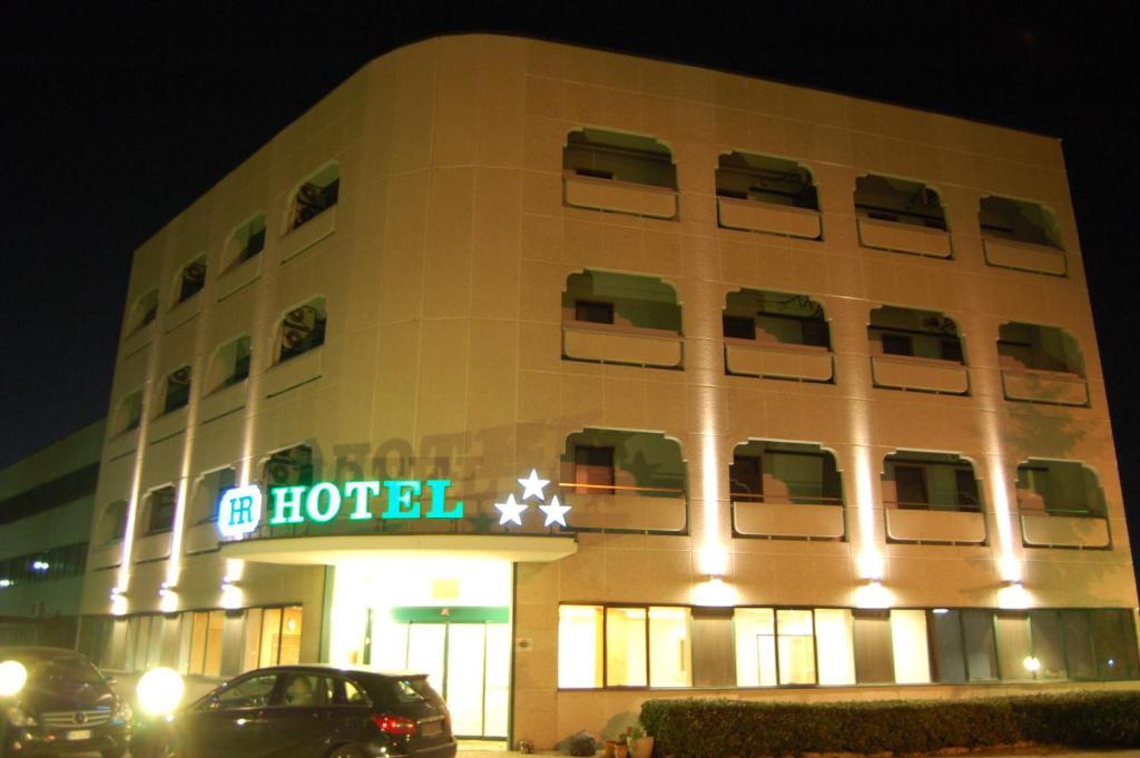 Hotel Romanisio Fossano Exterior foto